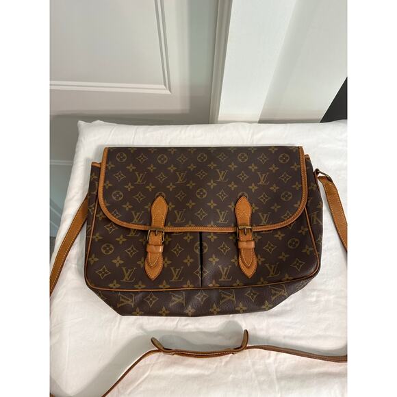 Louis Vuitton Monogram Gibeciere GM Messenger Bag - Picture 1 of 8